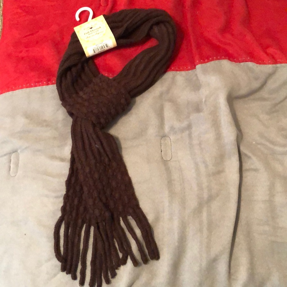 Pull through knit scarf